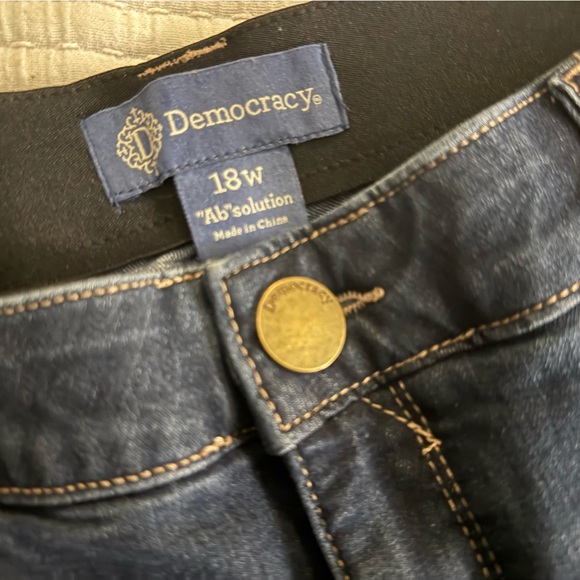 Democracy Bermuda Shorts NWOT- women’s sz 18W - Picture 2 of 5